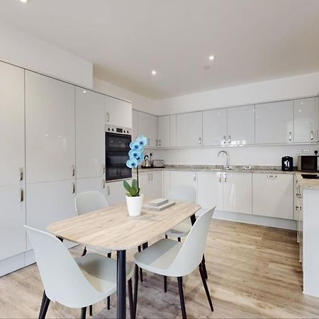 Spacious Two Bedroom Apartment With Valley Views Abertillery Ngoại thất bức ảnh