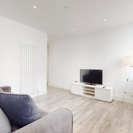 Spacious Two Bedroom Apartment With Valley Views Abertillery Ngoại thất bức ảnh
