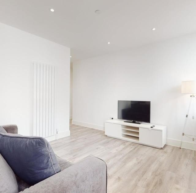Spacious Two Bedroom Apartment With Valley Views Abertillery Ngoại thất bức ảnh
